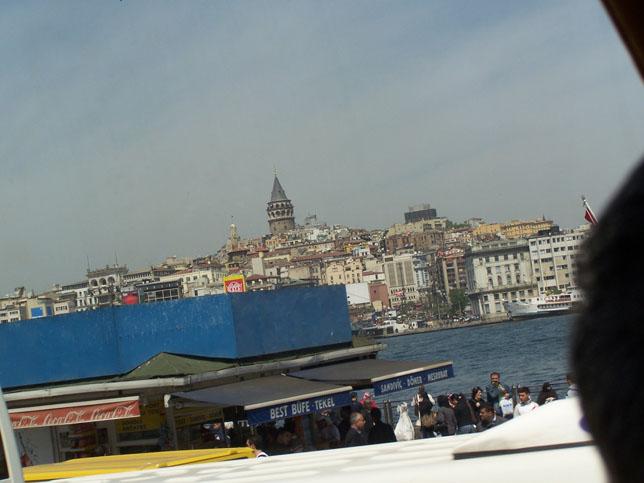 Eminonunden Galata kulesi.JPG